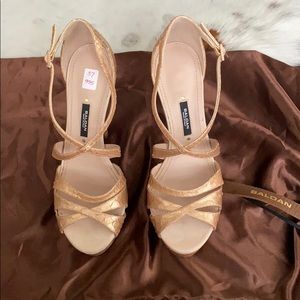 NWT Baldan Gold snakeskin pumps